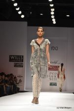 Model walk the ramp for Rahul Singh Show at Wills Lifestyle India Fashion Week 2012 day 4 on 9th Oct 2012 (22).JPG